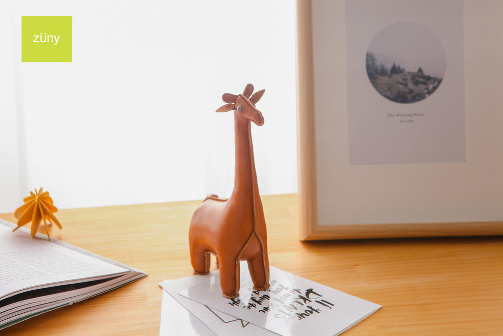 Zuny Paperweight Classic Giraffe Tan